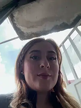 Sam Thompsoon  online show from December 2024 03:58:01 PM