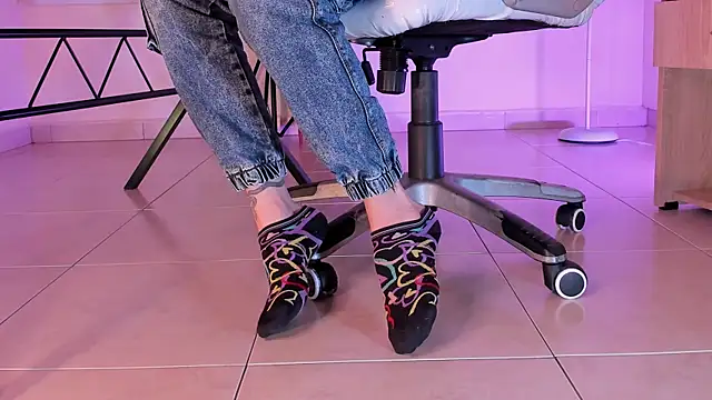 ArchieCollins online show from October 2025 09:35:02 PM