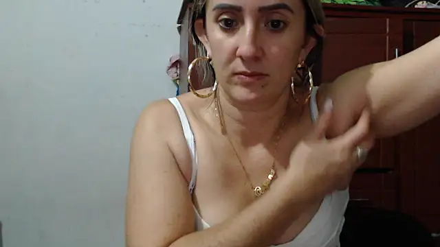 DeepAnal07 online show from December 2025 01:28:01 AM