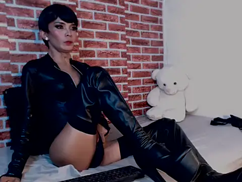 juicyCOCKeva online show from May 2026 10:46:01 PM