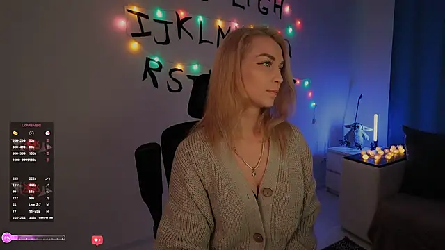 Snapshot of AskAlexa chatting on November 2025 12:27:02 PM AskAlexa online show from November 2025 12:27:02 PM