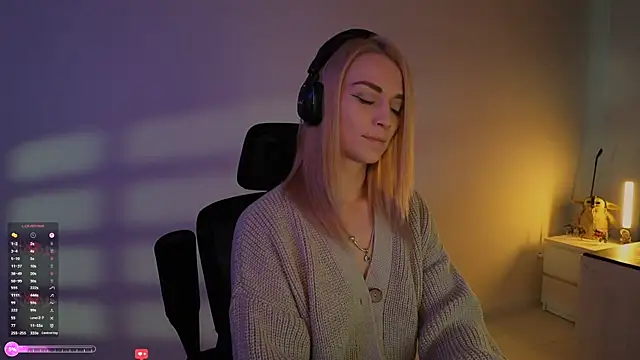 Snapshot of AskAlexa chatting on November 2025 09:01:01 AM AskAlexa online show from November 2025 09:01:01 AM