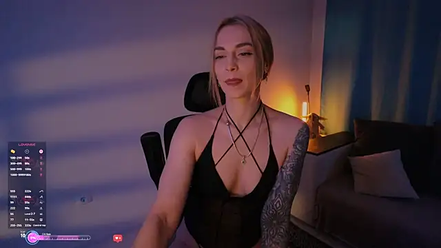 Snapshot of AskAlexa chatting on November 2025 10:35:02 PM AskAlexa online show from November 2025 10:35:02 PM