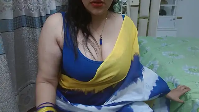 Snapshot of Lovelywife786 chatting on September 2025 07:02:02 PM Lovelywife786 online show from September 2025 07:02:02 PM