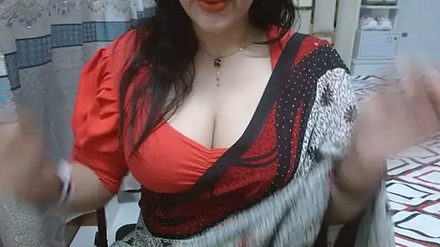 Snapshot of Lovelywife786 chatting on September 2025 06:04:02 PM Lovelywife786 online show from September 2025 06:04:02 PM
