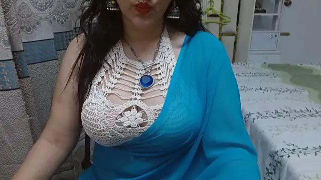 Lovelywife786 online show from November 2025 04:00:02 PM