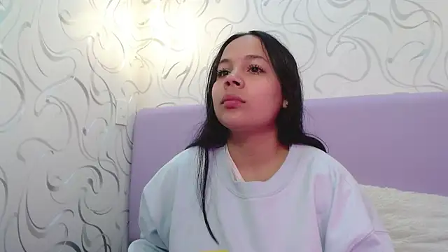 EmilyQueen3x online show from October 2025 01:21:02 PM
