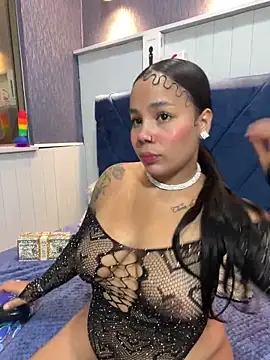 EmilyQueen3x online show from February 2025 05:13:02 PM