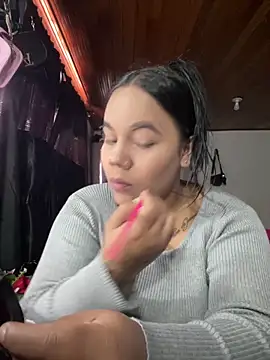 EmilyQueen3x online show from February 2026 04:40:01 PM