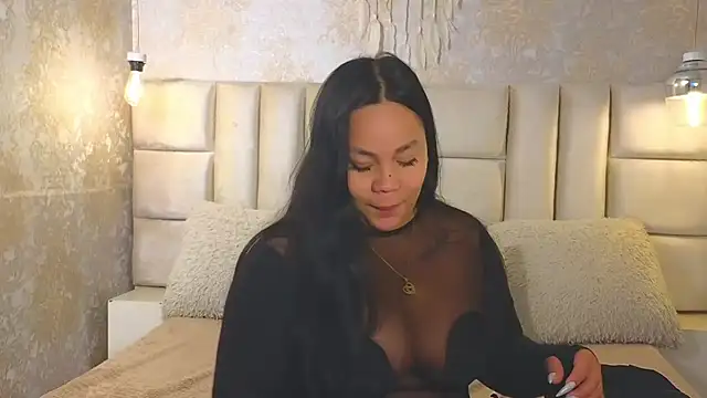 EmilyQueen3x online show from May 2026 01:06:01 PM