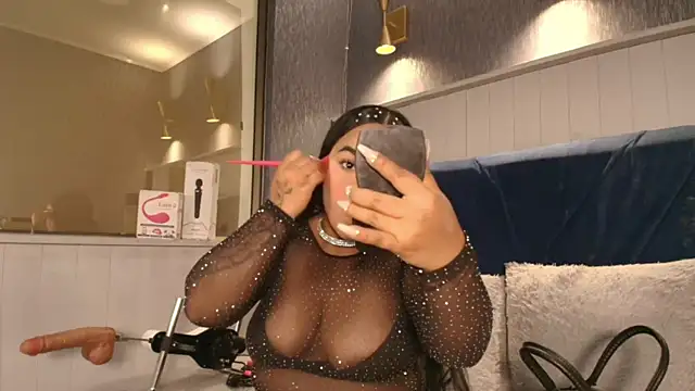 EmilyQueen3x online show from February 2026 01:11:01 PM