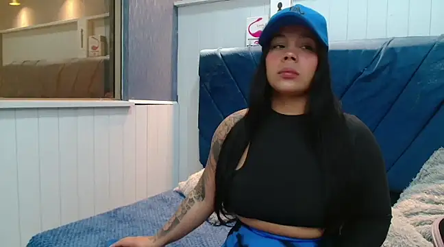 EmilyQueen3x online show from February 2025 01:10:02 PM