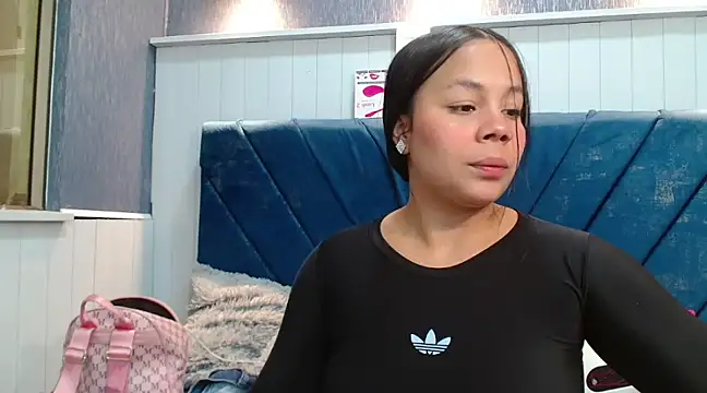 EmilyQueen3x online show from February 2025 04:13:02 PM