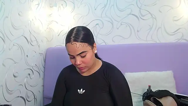 EmilyQueen3x online show from October 2025 01:34:01 PM