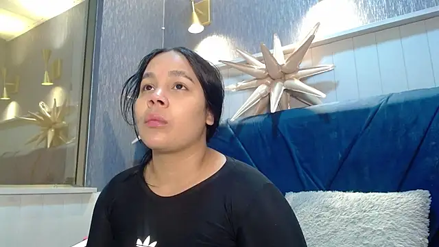 EmilyQueen3x online show from December 2025 01:37:01 PM