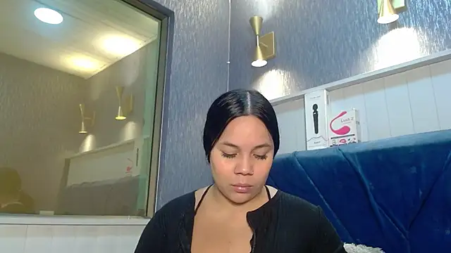 EmilyQueen3x online show from December 2025 02:38:01 PM