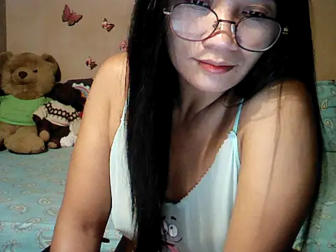 Snapshot of Mia_Rein chatting on April 2026 02:02:02 PM Mia Rein online show from April 2026 02:02:02 PM
