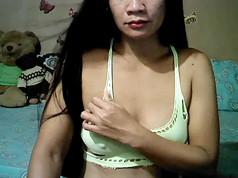 Snapshot of Mia_Rein chatting on April 2026 02:07:02 PM Mia Rein online show from April 2026 02:07:02 PM