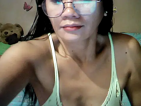 Snapshot of Mia_Rein chatting on May 2026 02:06:02 AM Mia Rein online show from May 2026 02:06:02 AM