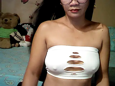 Snapshot of Mia_Rein chatting on April 2026 02:15:02 PM Mia Rein online show from April 2026 02:15:02 PM
