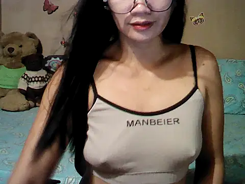 Snapshot of Mia_Rein chatting on April 2026 11:17:02 AM Mia Rein online show from April 2026 11:17:02 AM