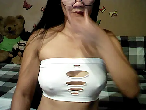 Snapshot of Mia_Rein chatting on May 2026 01:54:01 AM Mia Rein online show from May 2026 01:54:01 AM