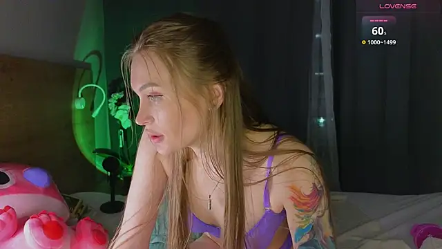 Snapshot of Russian_sexy_girl1 chatting on March 2025 11:28:02 PM Russian sexy girl1 online show from March 2025 11:28:02 PM