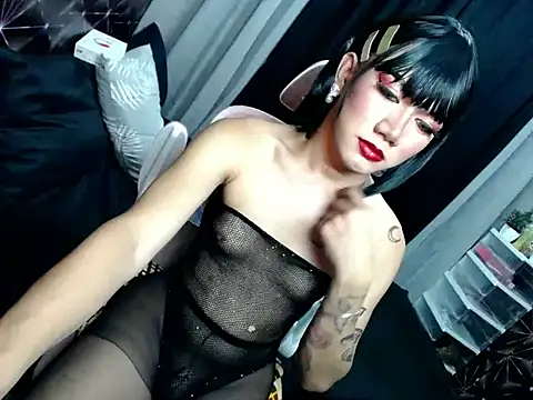 Snapshot of blowzy_sexy chatting on June 2026 10:46:02 AM blowzy sexy online show from June 2026 10:46:02 AM
