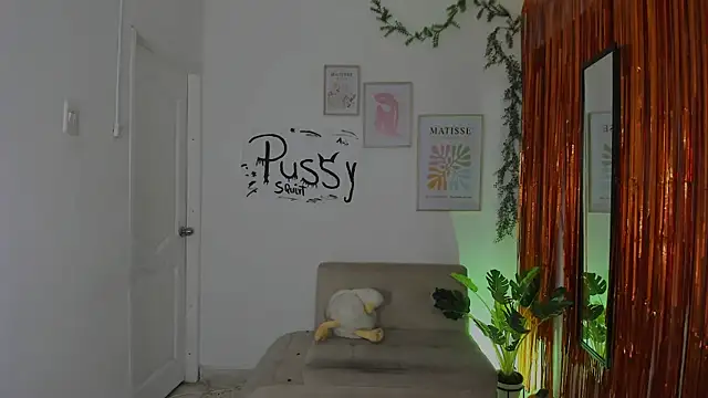 Snapshot of hornyprincess__ chatting on October 2025 06:08:02 PM hornyprincess online show from October 2025 06:08:02 PM