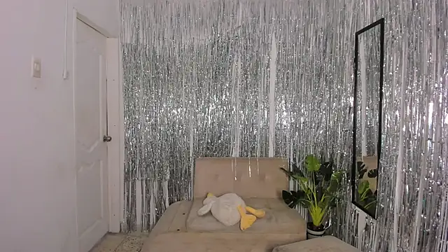 Snapshot of hornyprincess__ chatting on December 2025 06:09:02 PM hornyprincess online show from December 2025 06:09:02 PM