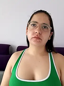 MiaLaurenzz online show from October 2025 12:15:02 PM