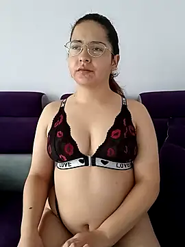 MiaLaurenzz online show from October 2025 04:20:02 PM