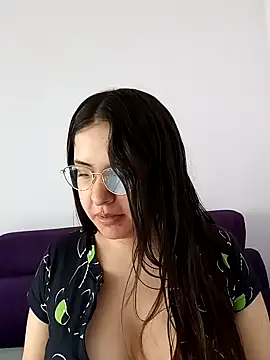 MiaLaurenzz online show from October 2025 08:44:01 PM