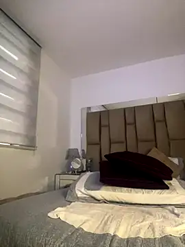 Amber Parker online show from December 2025 01:43:02 PM