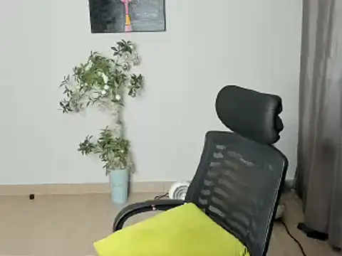 Snapshot of _Hello_Titty_ chatting on December 2024 01:53:01 AM Hello Titty online show from December 2024 01:53:01 AM