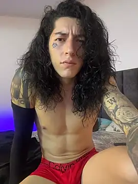 Snapshot of tommylongxx chatting on November 2025 09:51:02 PM tommylongxx online show from November 2025 09:51:02 PM