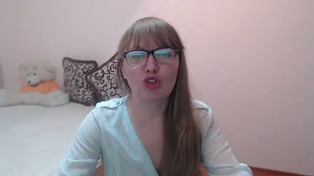 Snapshot of MargotLot chatting on February 2025 11:06:01 AM MargotLot online show from February 2025 11:06:01 AM