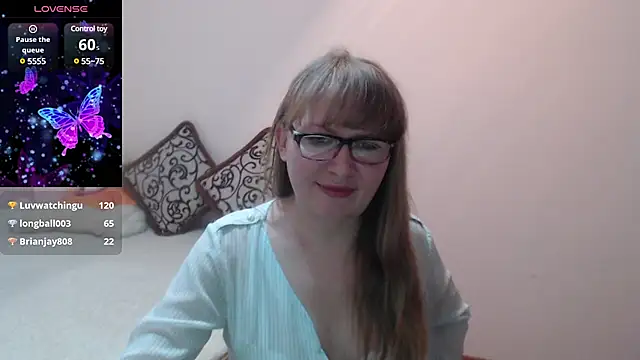 Snapshot of MargotLot chatting on March 2025 12:31:02 PM MargotLot online show from March 2025 12:31:02 PM
