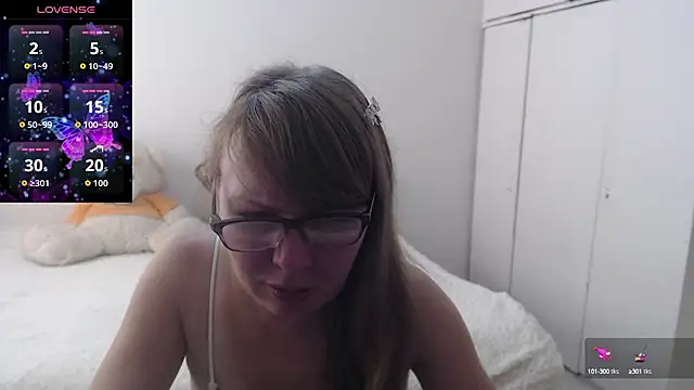 Snapshot of MargotLot chatting on October 2025 04:14:01 AM MargotLot online show from October 2025 04:14:01 AM