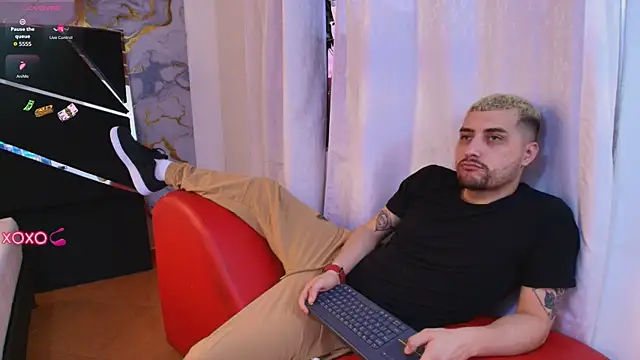 Pleasure Vibes23 online show from October 2025 09:16:01 PM