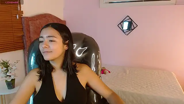 Snapshot of Ivy_Gail chatting on February 2025 04:33:02 AM Ivy Gail online show from February 2025 04:33:02 AM