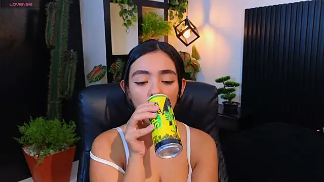 Snapshot of Ivy_Gail chatting on October 2025 05:20:01 AM Ivy Gail online show from October 2025 05:20:01 AM