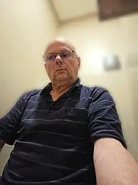 DaddyCumBumZA online show from April 2026 11:28:01 AM