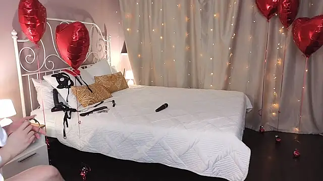 Aleksa Foxy online show from February 2026 12:00:01 AM