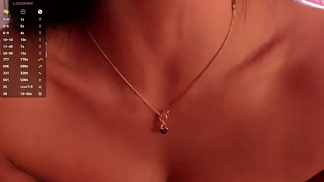 Snapshot of Alicee_Levine chatting on January 2026 09:51:01 PM Alicee Levine online show from January 2026 09:51:01 PM