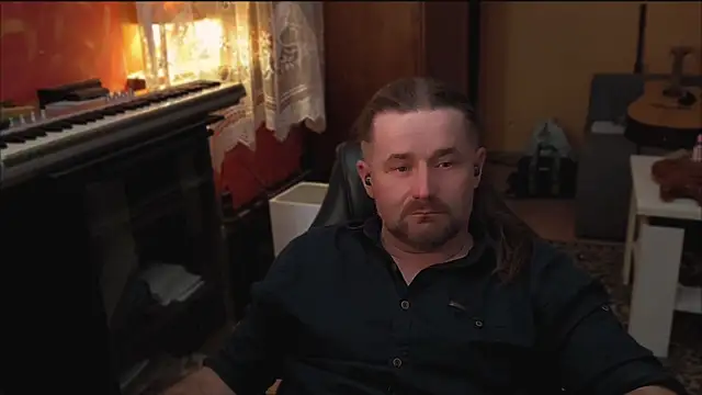 Mosiadz1975 online show from March 2025 12:39:01 AM