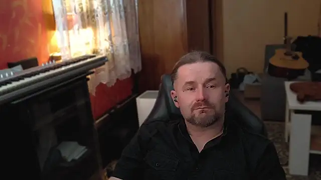 Mosiadz1975 online show from February 2025 11:58:02 PM