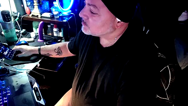 Snapshot of Drake_DVamp chatting on September 2025 04:41:01 AM Drake DVamp online show from September 2025 04:41:01 AM