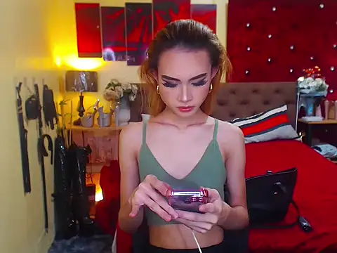 MeatyhorsecockMistress online show from October 2025 12:48:01 PM