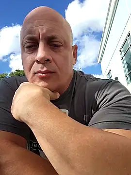 Snapshot of DigiSpankz chatting on October 2025 03:01:01 PM DigiSpankz online show from October 2025 03:01:01 PM